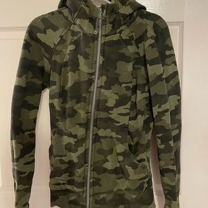 Lululemon Women's Camouflage Scuba Zip Up size 8